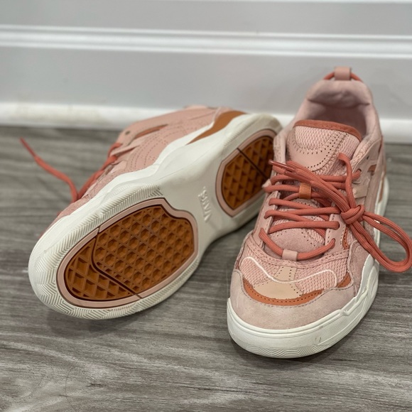 Vans running shoe size 6 - Picture 2 of 2